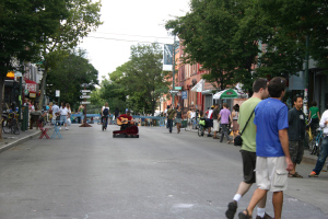 Williamsburg Walks Bedford Ave & Elbow room? Fuhgedaboutit without Williamsburg Walks!